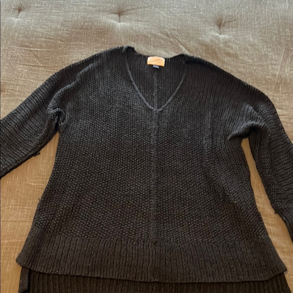 Universal Thread Black V-Neck Sweater with Textured Knit